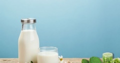 3 công thức làm sữa hạt sen chuẩn hương vị cho gia đình hàng ngày