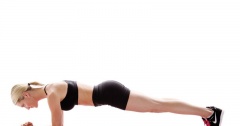 Cải thiện vóc dáng nhờ tập plank chỉ sau ba tuần