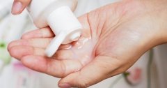 Gel bôi trơn: Tăng khoái cảm khi quan hệ tình dục, cách sử dụng an toàn