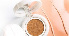 Hướng dẫn cách trang điểm bằng phấn nước