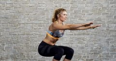 Squat là gì? Tập Squat đúng cách để có thân hình thon gọn
