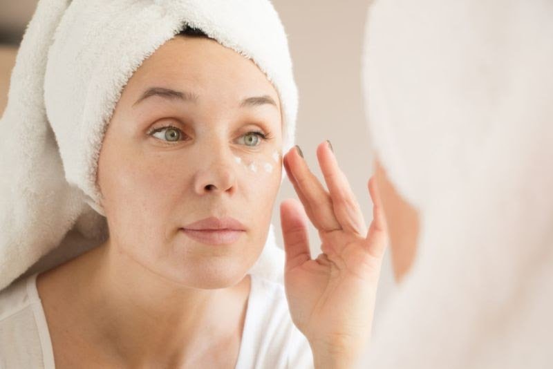 Các bước chăm sóc da khô để da căng bóng khỏe mạnh tự nhiên 3
