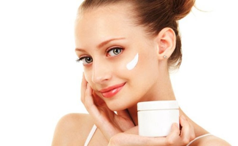 Kem dưỡng ẩm cho da khô giúp da ẩm mịn và tươi trẻ dài lâu 3